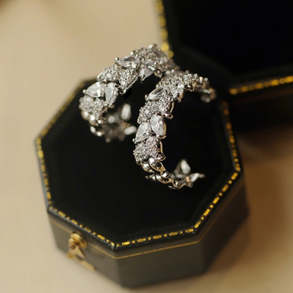 Sliver diamond hoop earrings - Picture 4 of 9